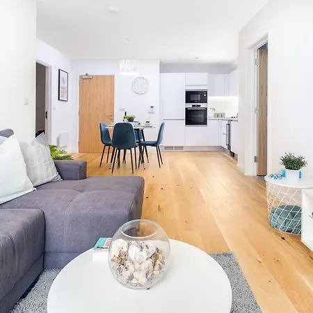 Apartment Pluxa Aquamarine Riverfront Bliss Retreat With Pvt Entrance